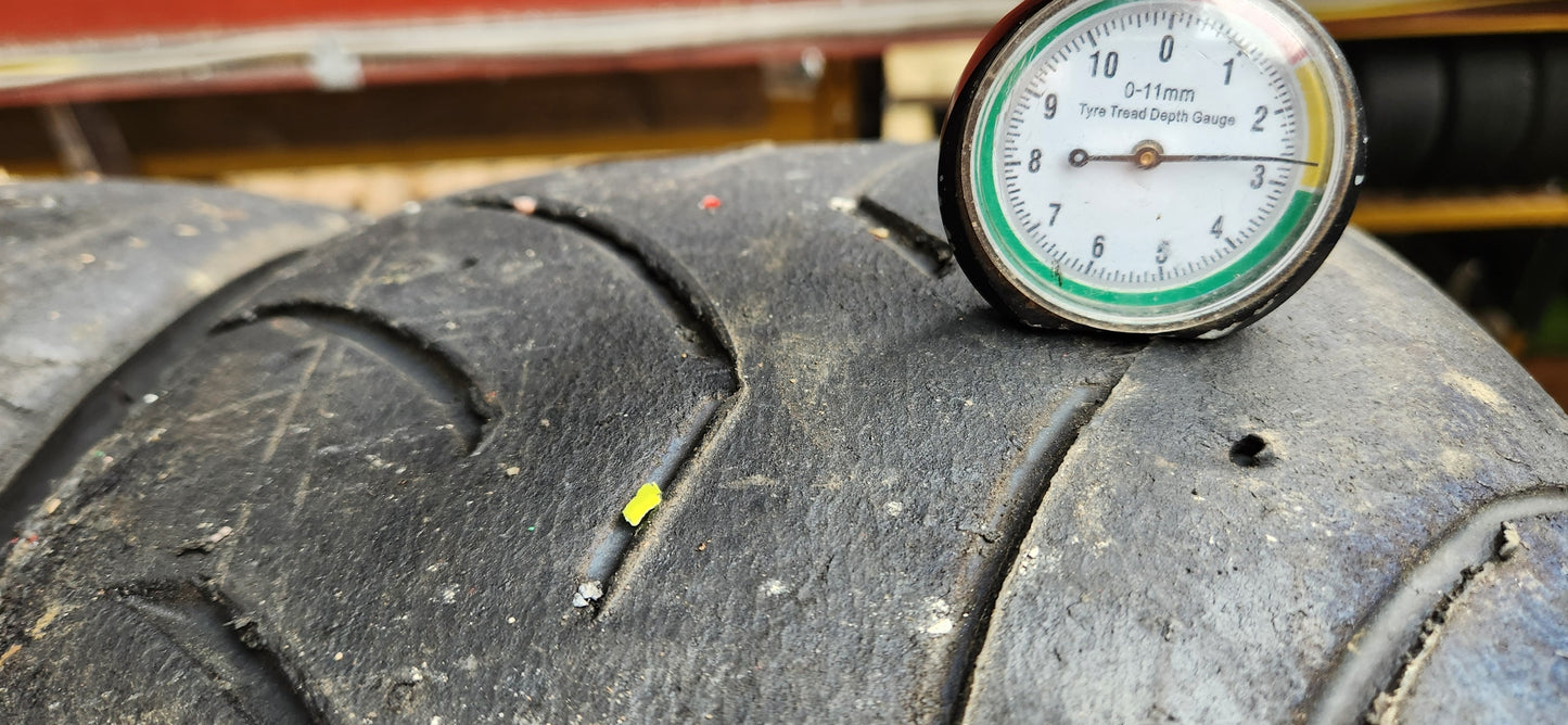 Dunlop 225/45/17 Direzza DZ03G Semi-Slick Racing Trackday/Race Tyres. Set 08