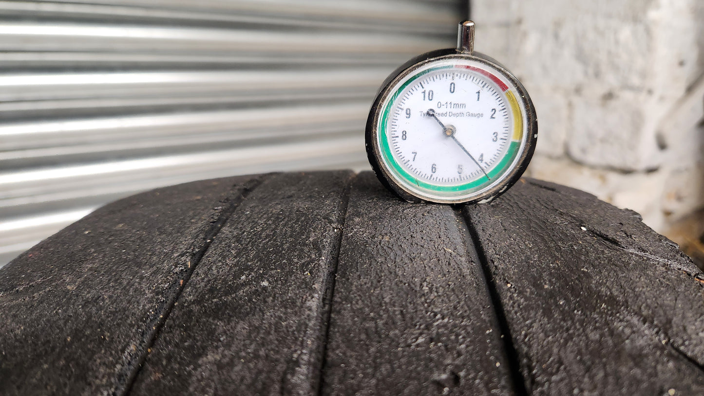 Kumho V70A 215/45/17 Trackday Semi-Slicks