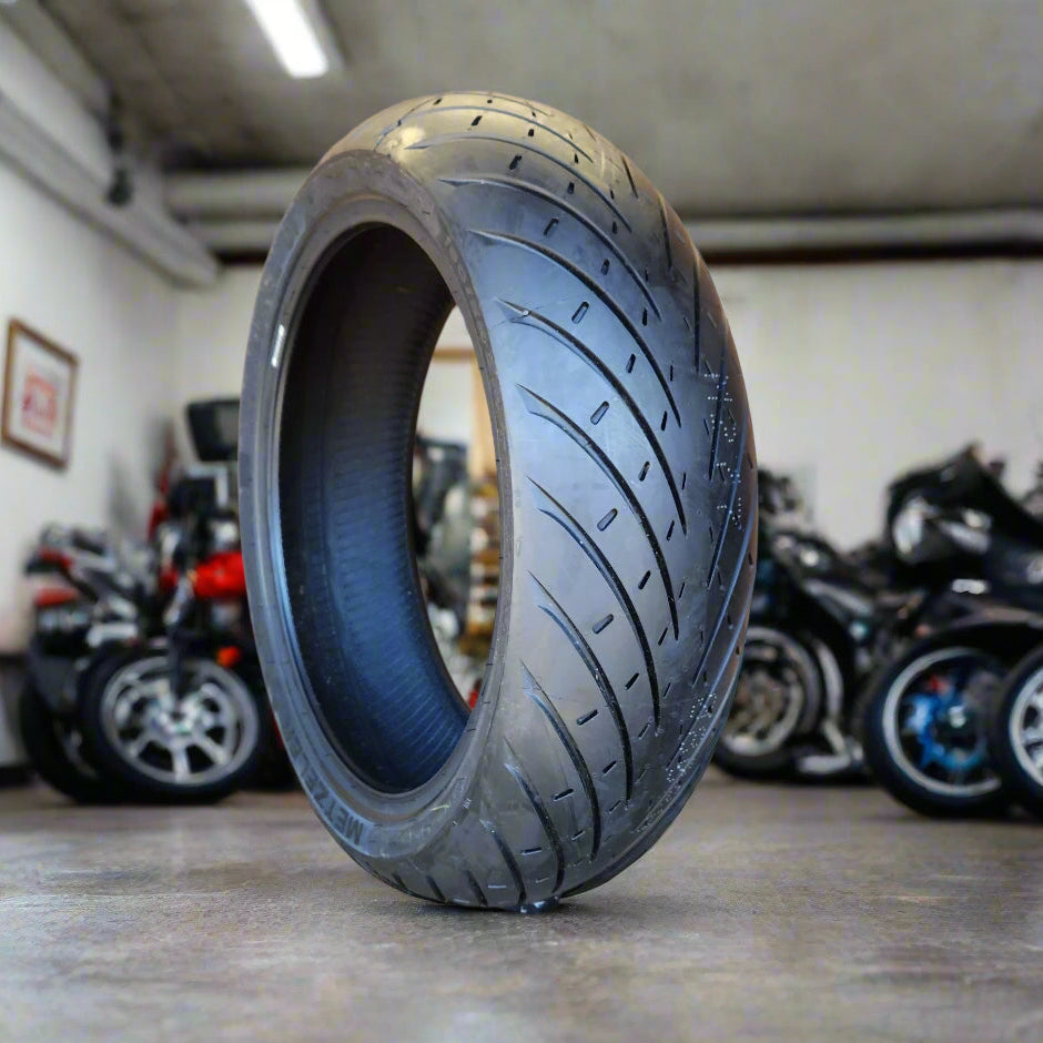 Metzeler Roadtec 01 120/70/17. New.