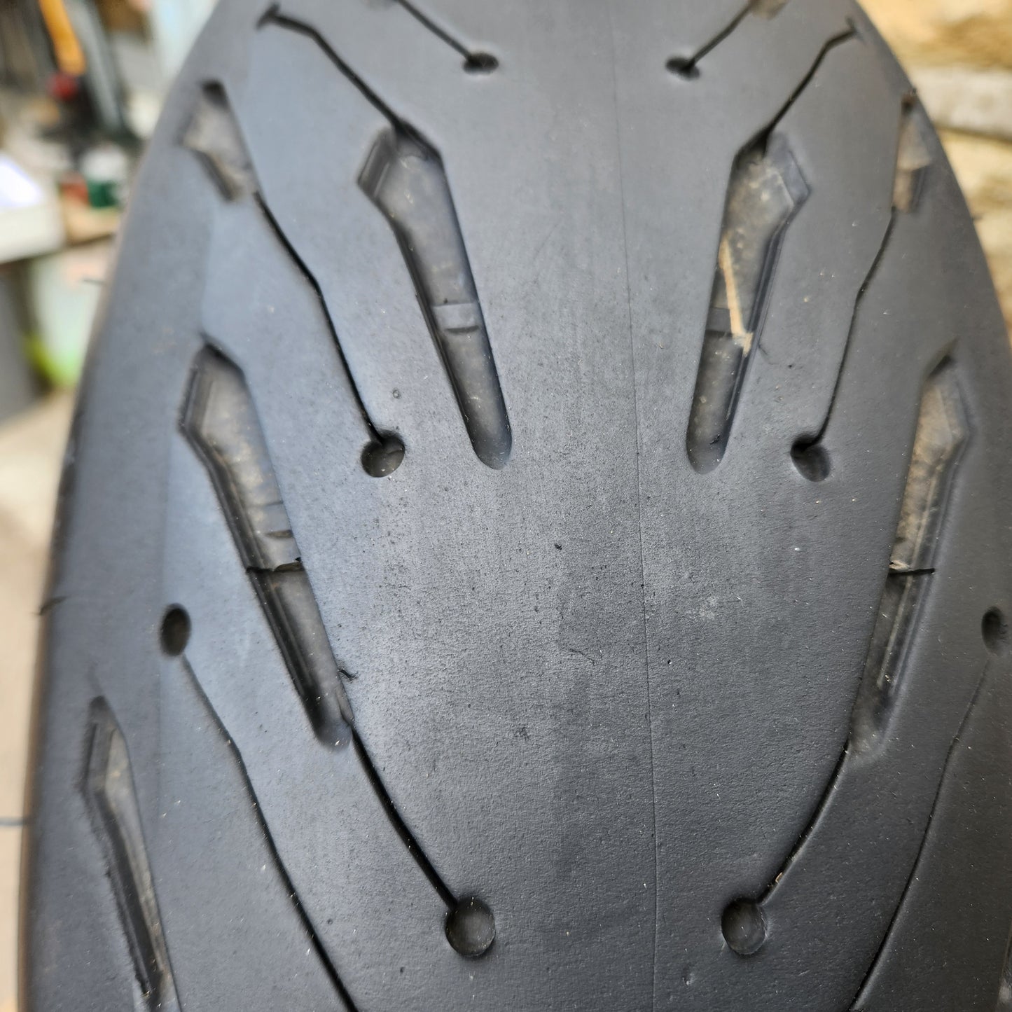Michelin Road 5 180/55/17. U24
