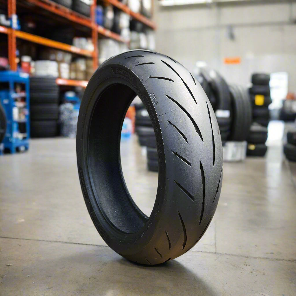 Bridgestone Battlax Hypersport S23R 180/55ZR17. U27