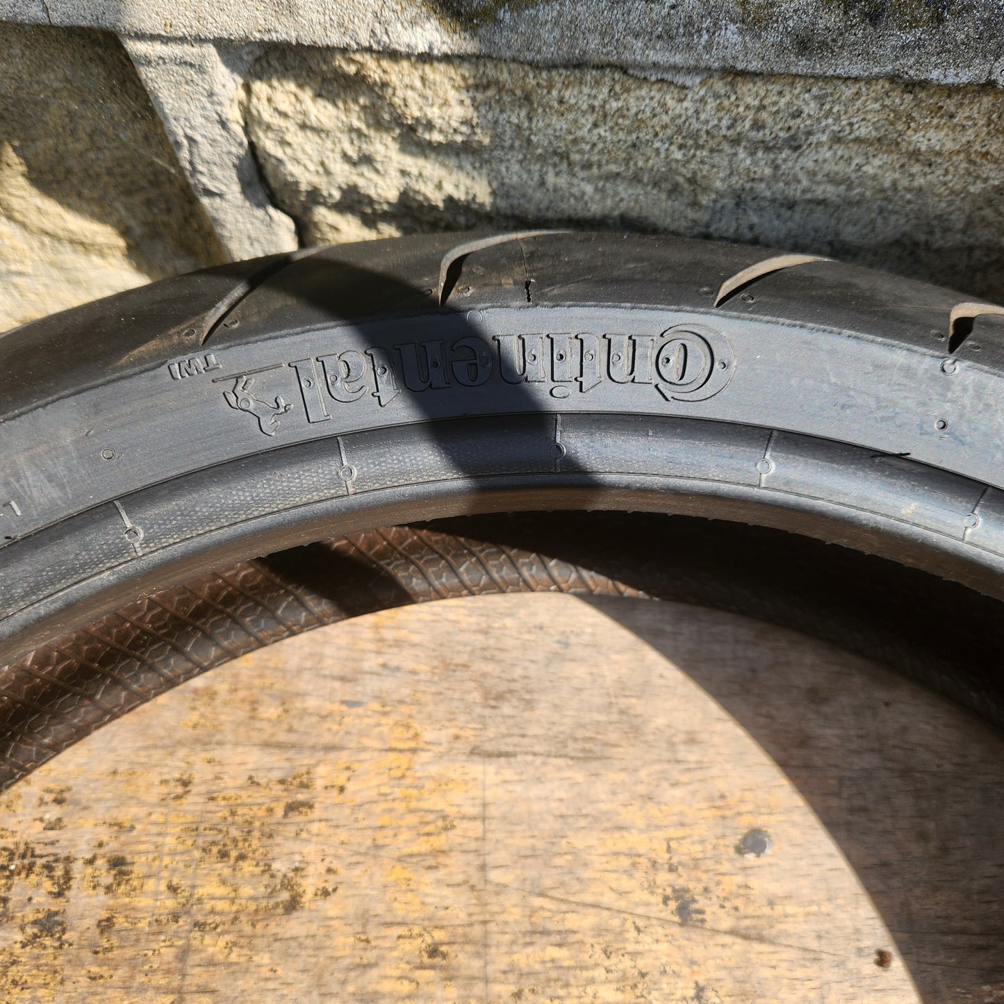 Continental ContiRoad 120/70R17. U55