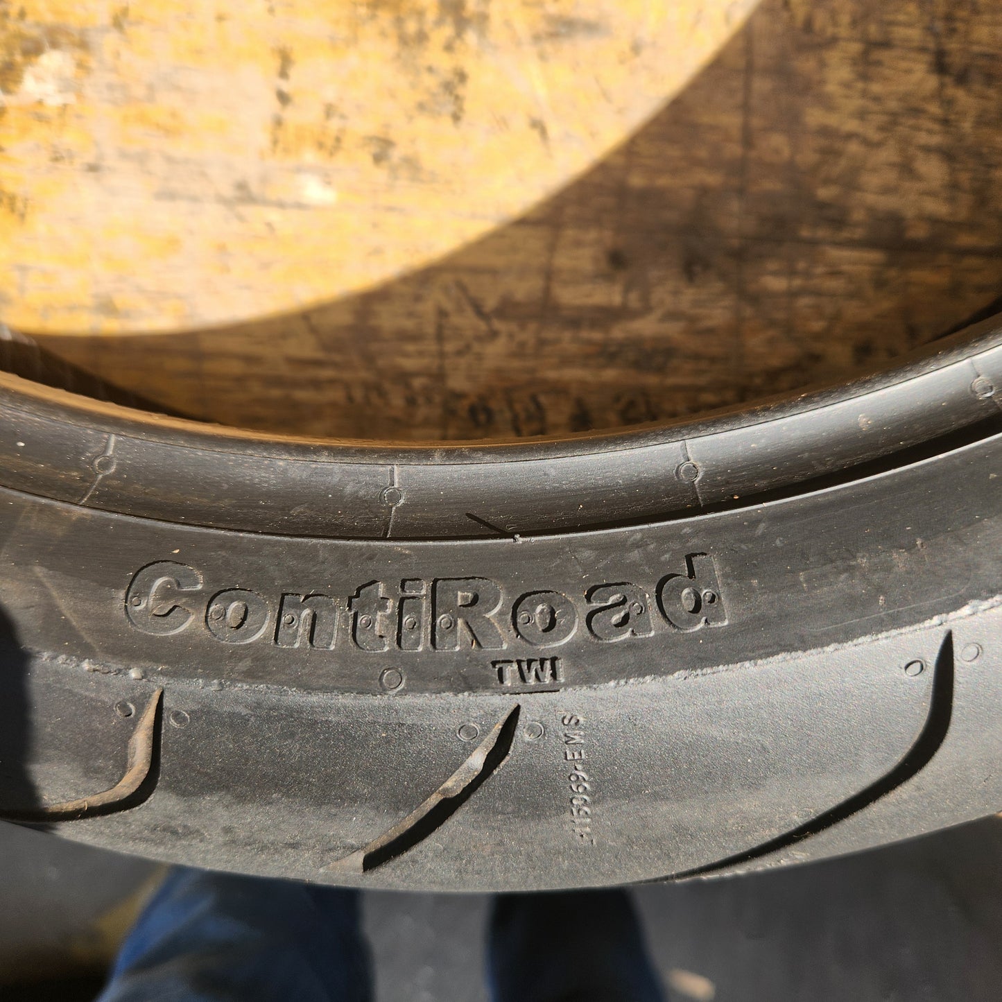 Continental ContiRoad 120/70R17. U55