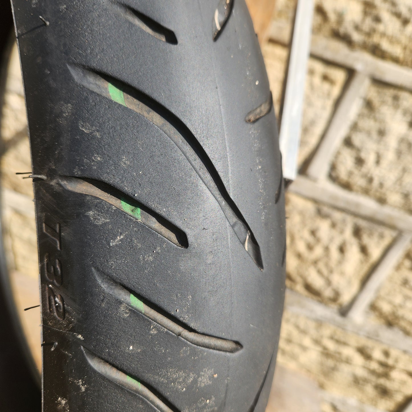 Bridgestone Battlax Sport Touring T32 120/70/17. (U60)