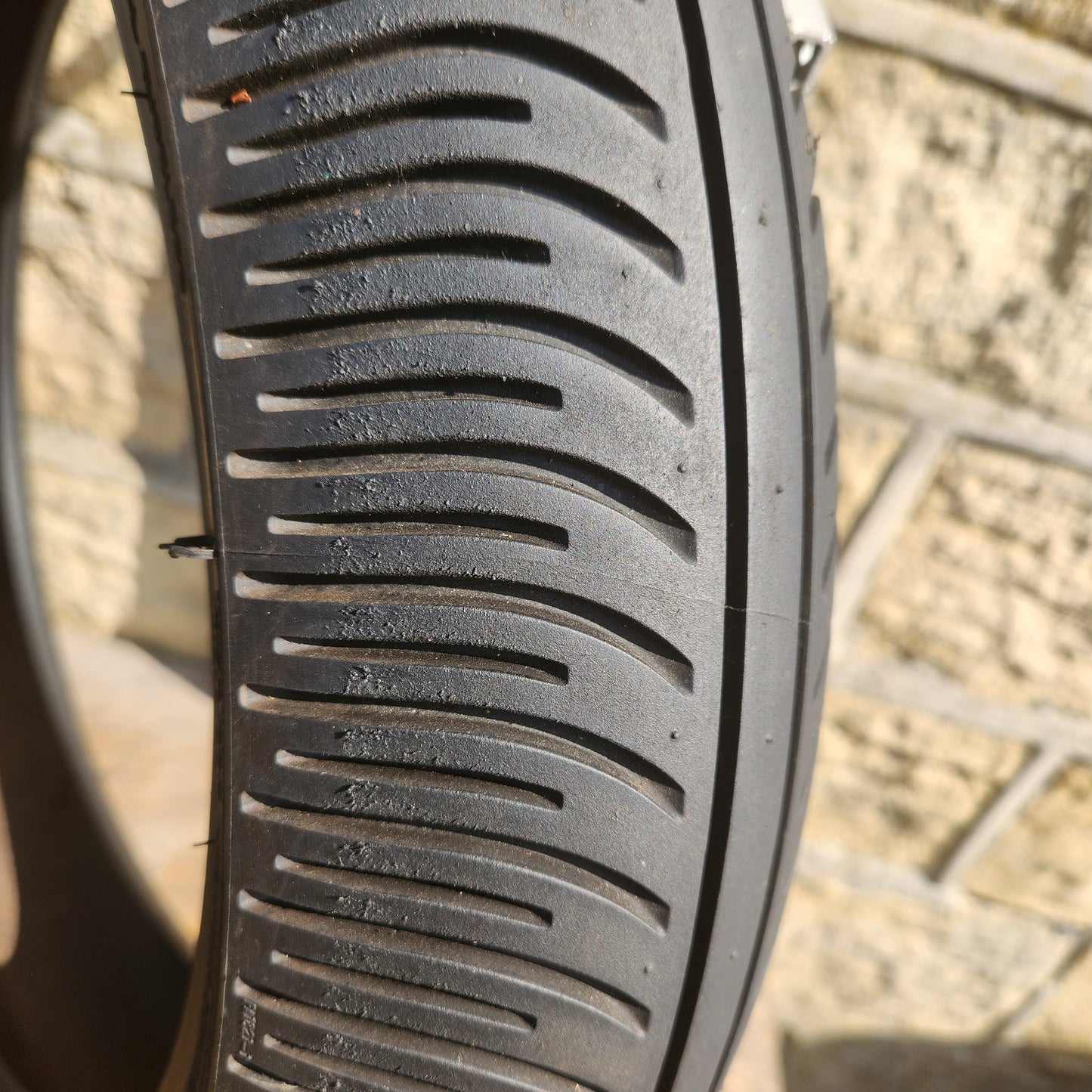 Michelin Power Rain 120/600/17. (U61)