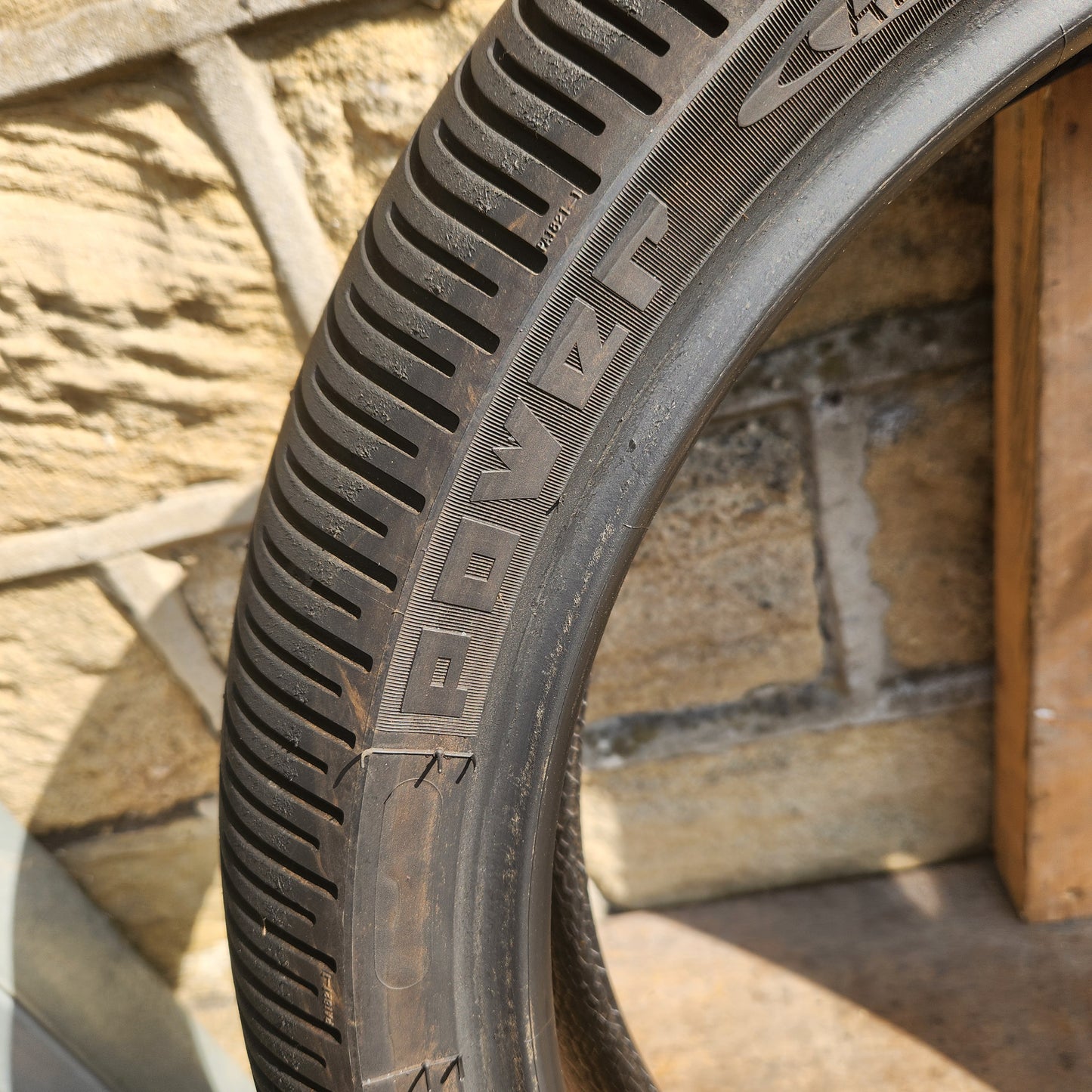 Michelin Power Rain 120/600/17. (U61)