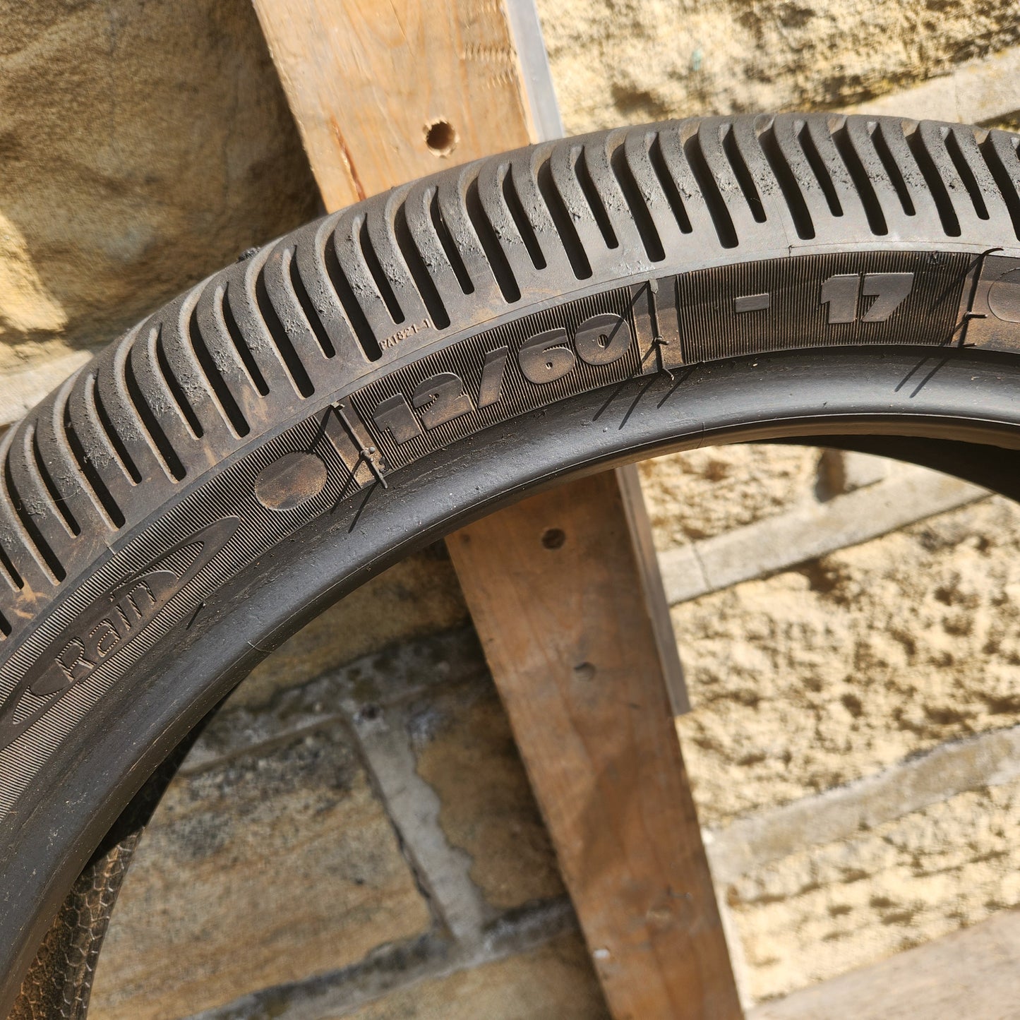Michelin Power Rain 120/600/17. (U61)