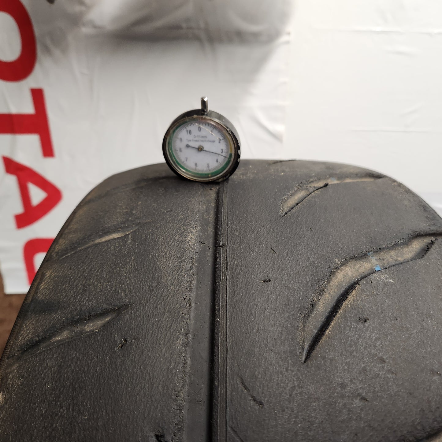 Toyo R888R 255/35/18 Semi Slicks (One Only)