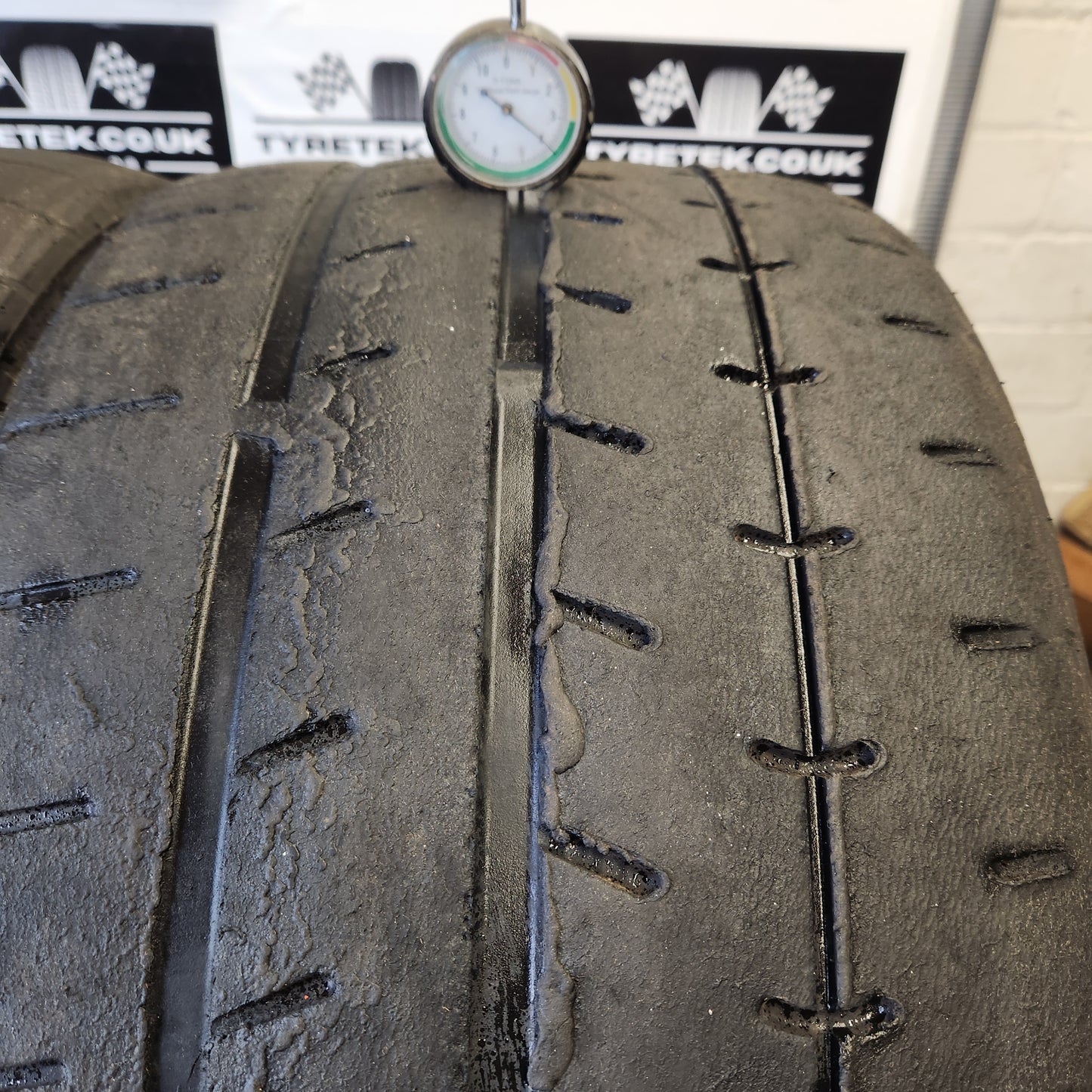 Yokohama A052 265/35/18 Trackday / Semi Slick Tyres (Pair 1)