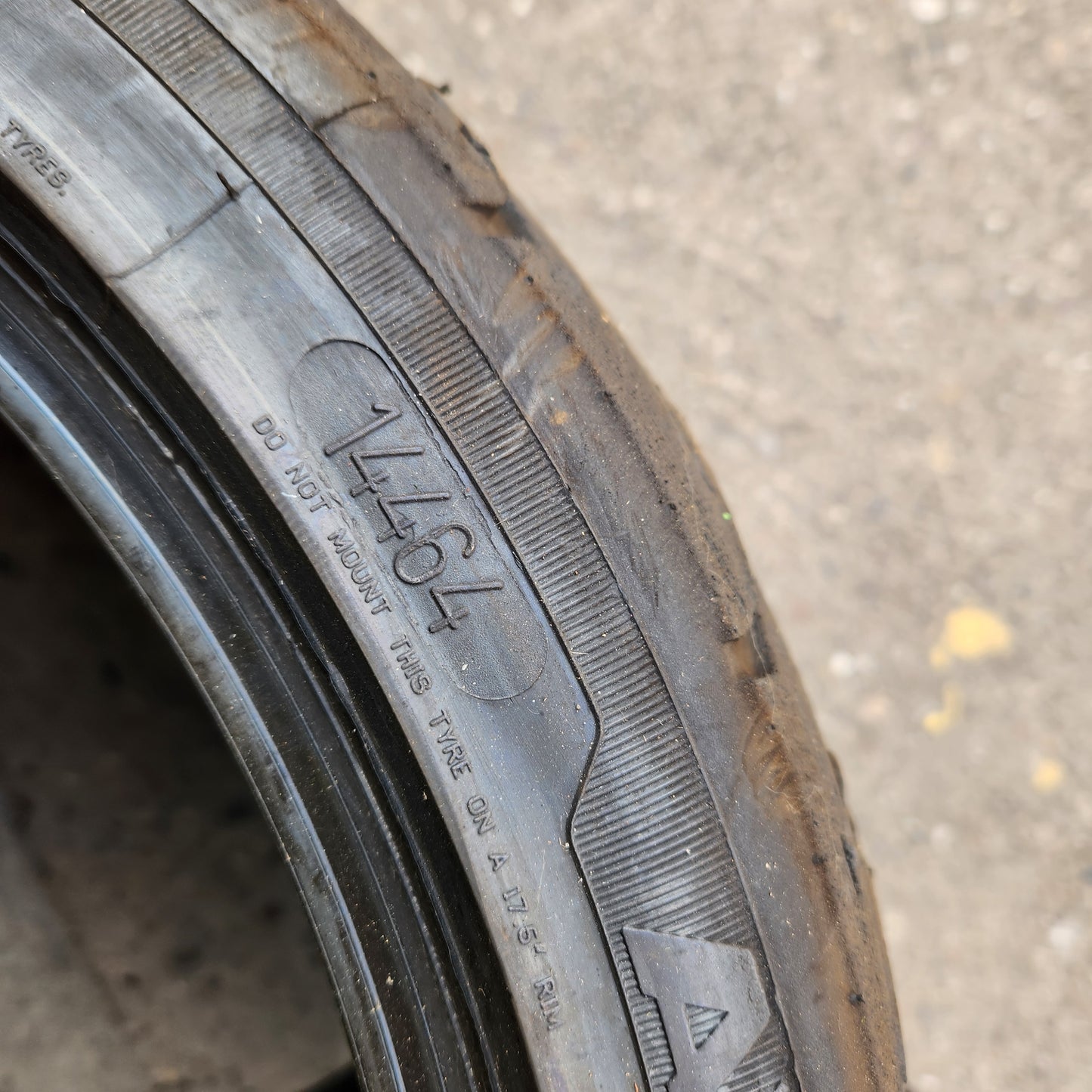 Avon ZZR 215/40/17 Semi Slick Trackday Tyres. (Set of 4)