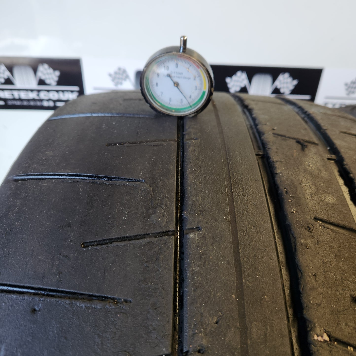 Pirelli P-Zero Trofeo RS 285/35/20 Semi Slicks