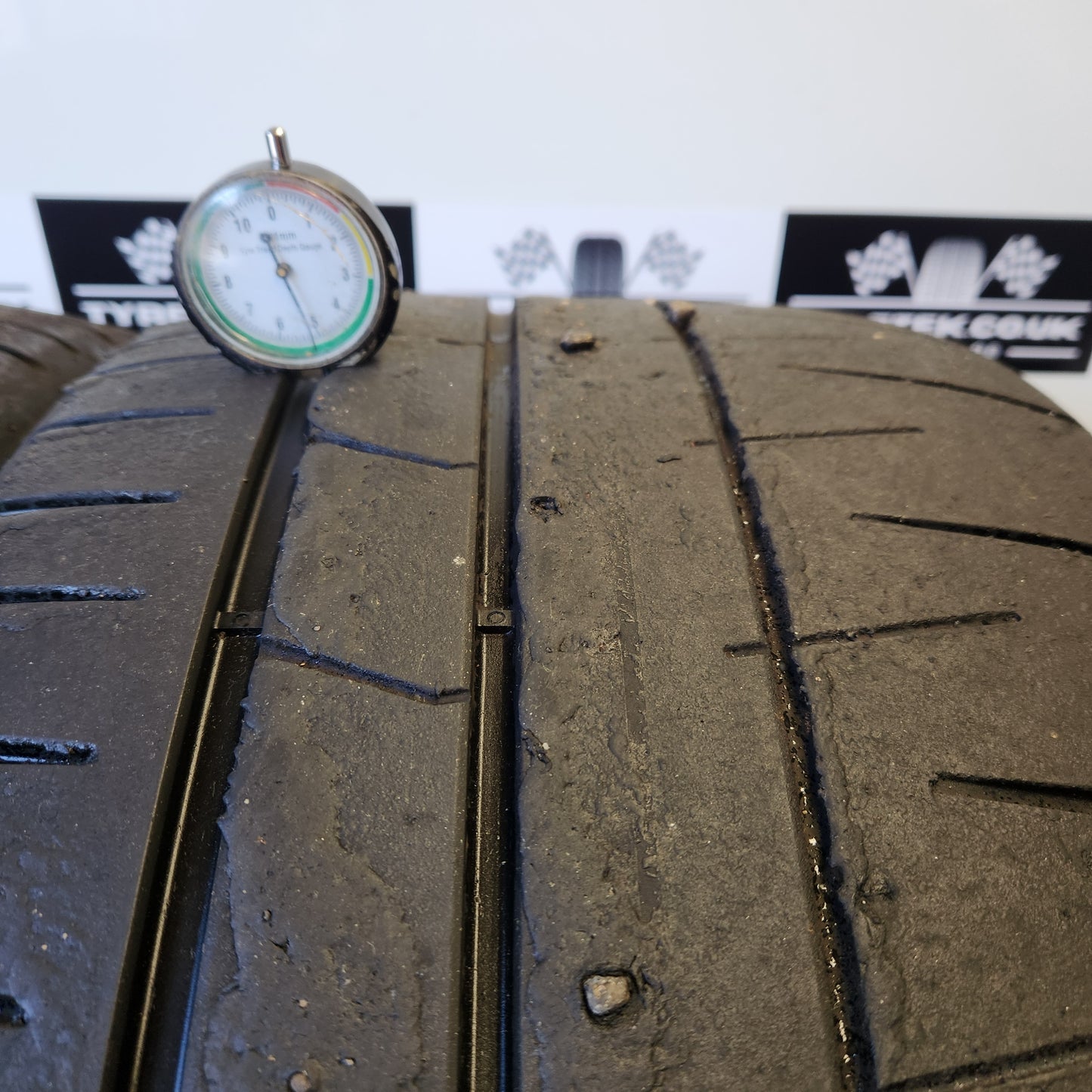 Pirelli P-Zero Trofeo RS 285/35/20 Semi Slicks
