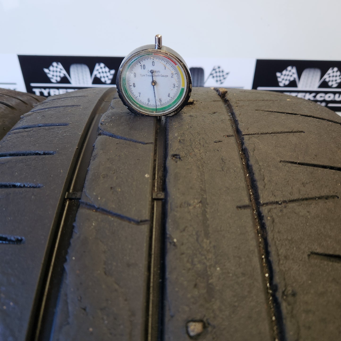 Pirelli P-Zero Trofeo RS 285/35/20 Semi Slicks