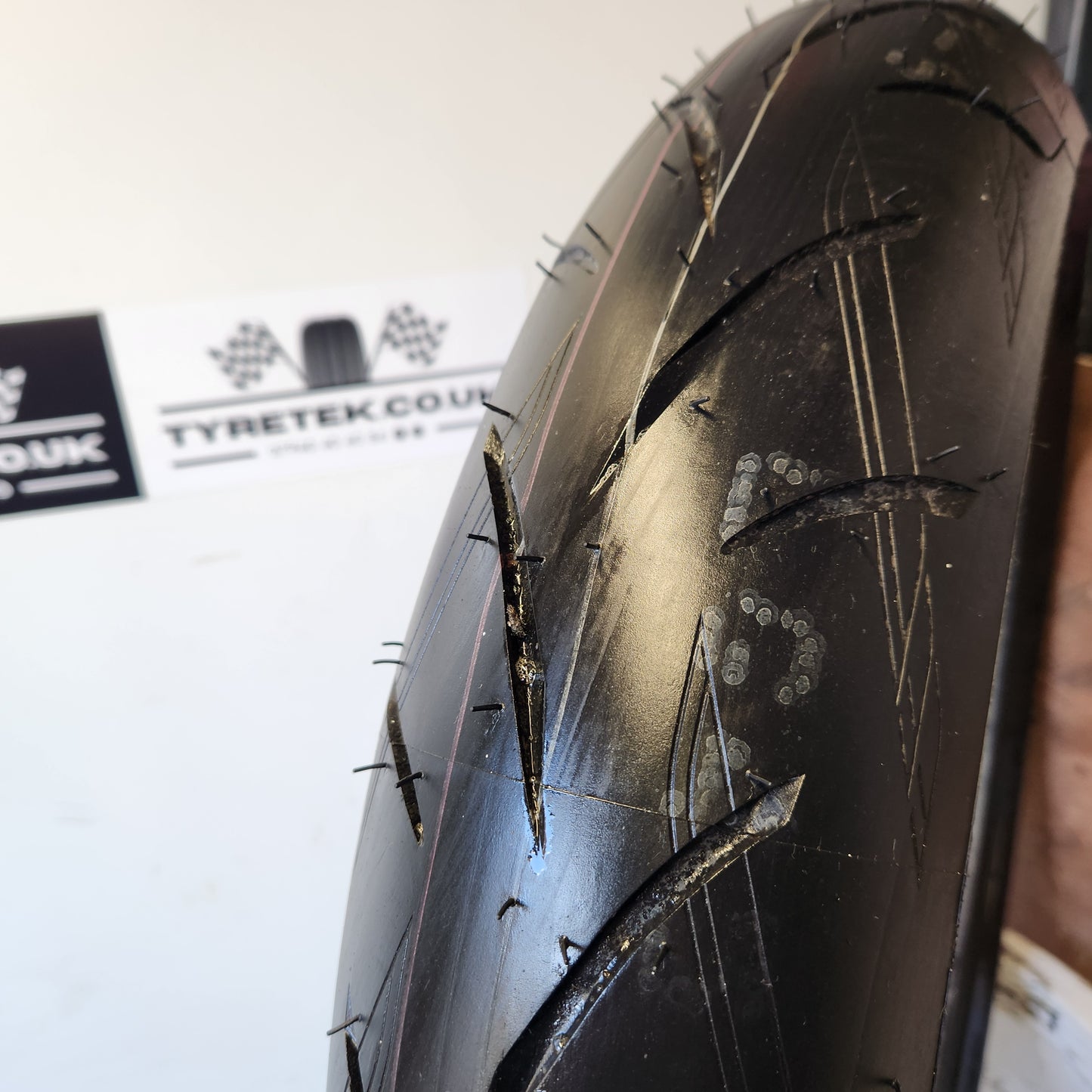 Bridgestone Battlax Hypersport S21F 120/70/17. New.