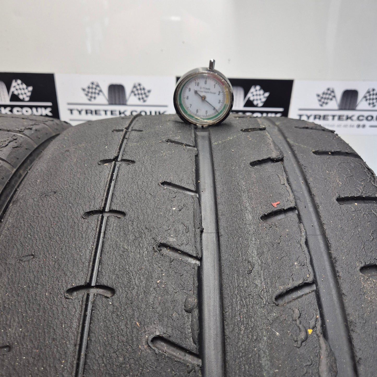 Yokohama A052 265/35/18 Trackday / Semi Slick Tyres