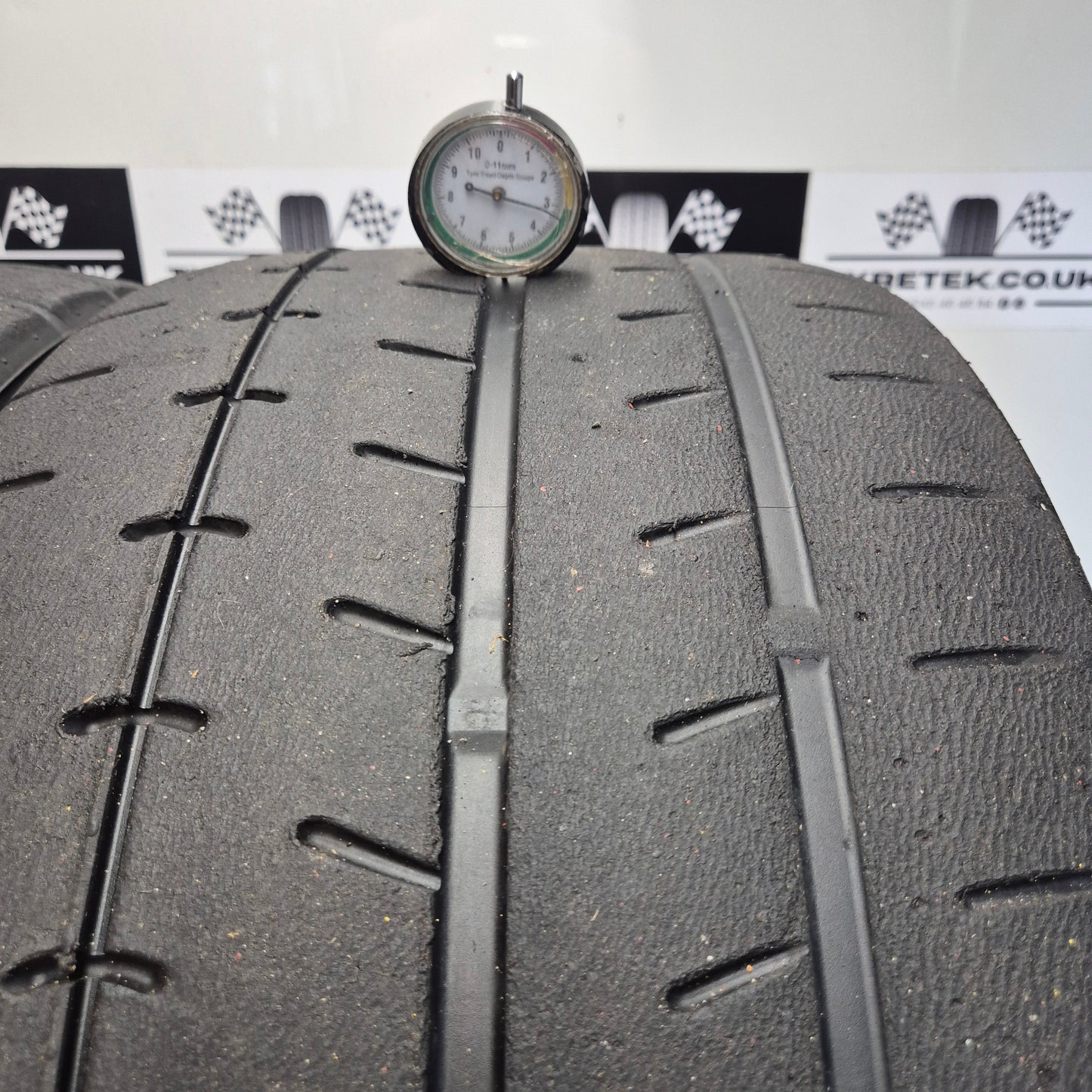 Yokohama A052 265/35/18 Trackday / Semi Slick Tyres