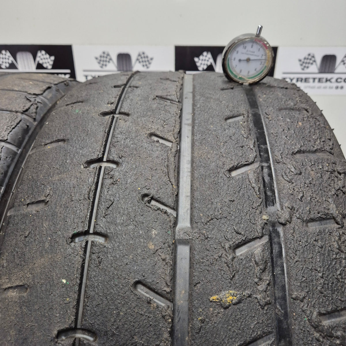 Yokohama A052 265/35/18 Trackday / Semi Slick Tyres