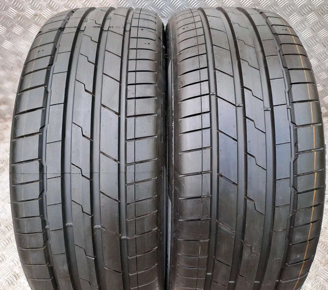 Hankook Ventus S1 EVO 3 225/45/19 96W. New (Pair)