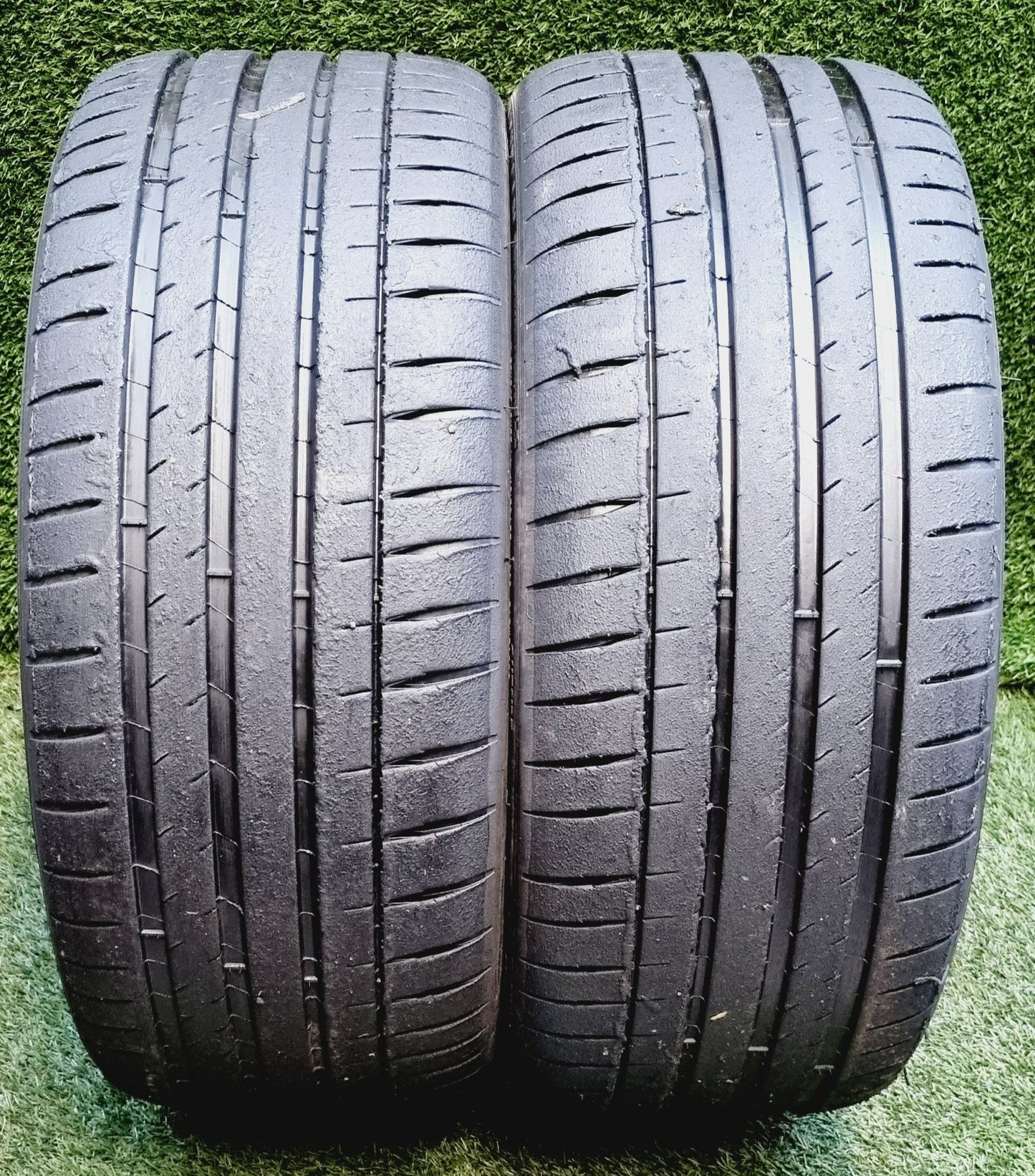 Michelin Pilot 4S 245/35/20 - 6mm tread. Several available. Price is per tyre.