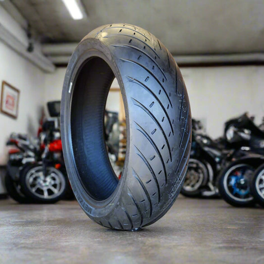 Metzeler Roadtec 01 120/70/17. New.