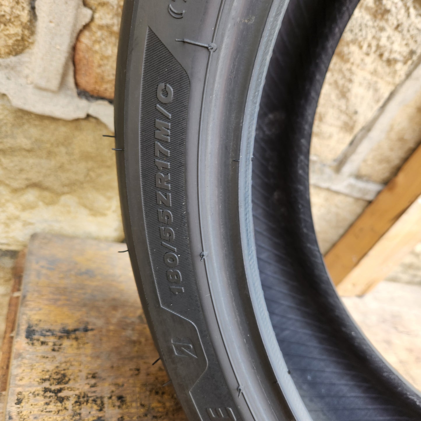 Bridgestone Battlax Hypersport S23R 180/55ZR17. U27
