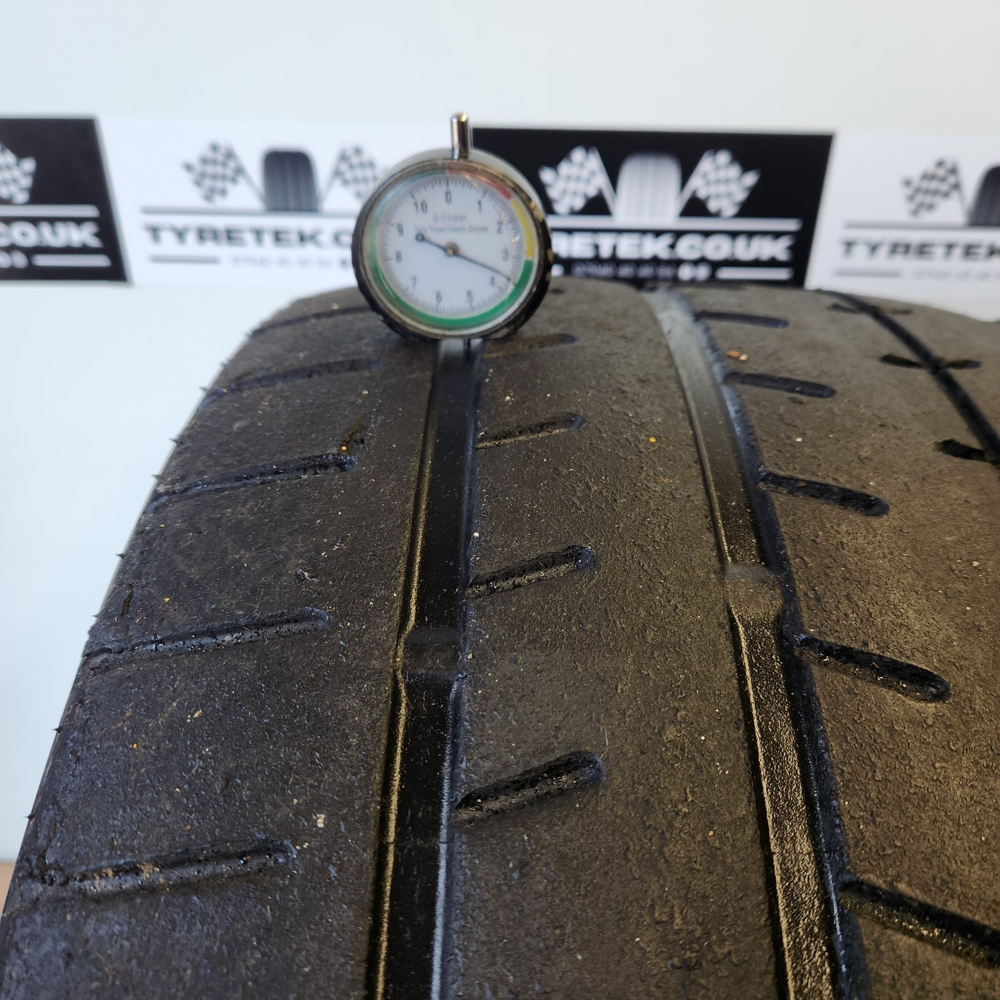 Yokohama A052 265/35/18 Trackday / Semi Slick Tyres (0909-1)