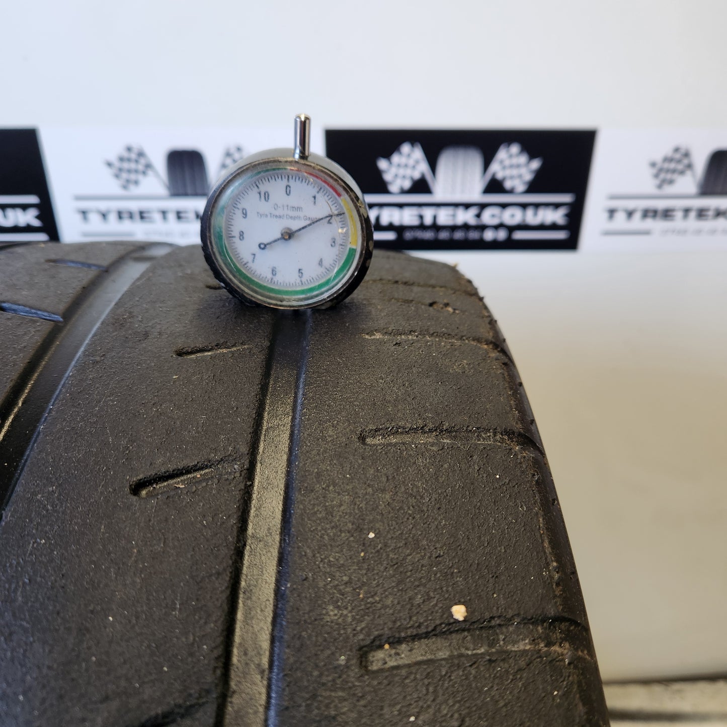 Yokohama A052 265/35/18 Trackday / Semi Slick Tyres (0909-1)