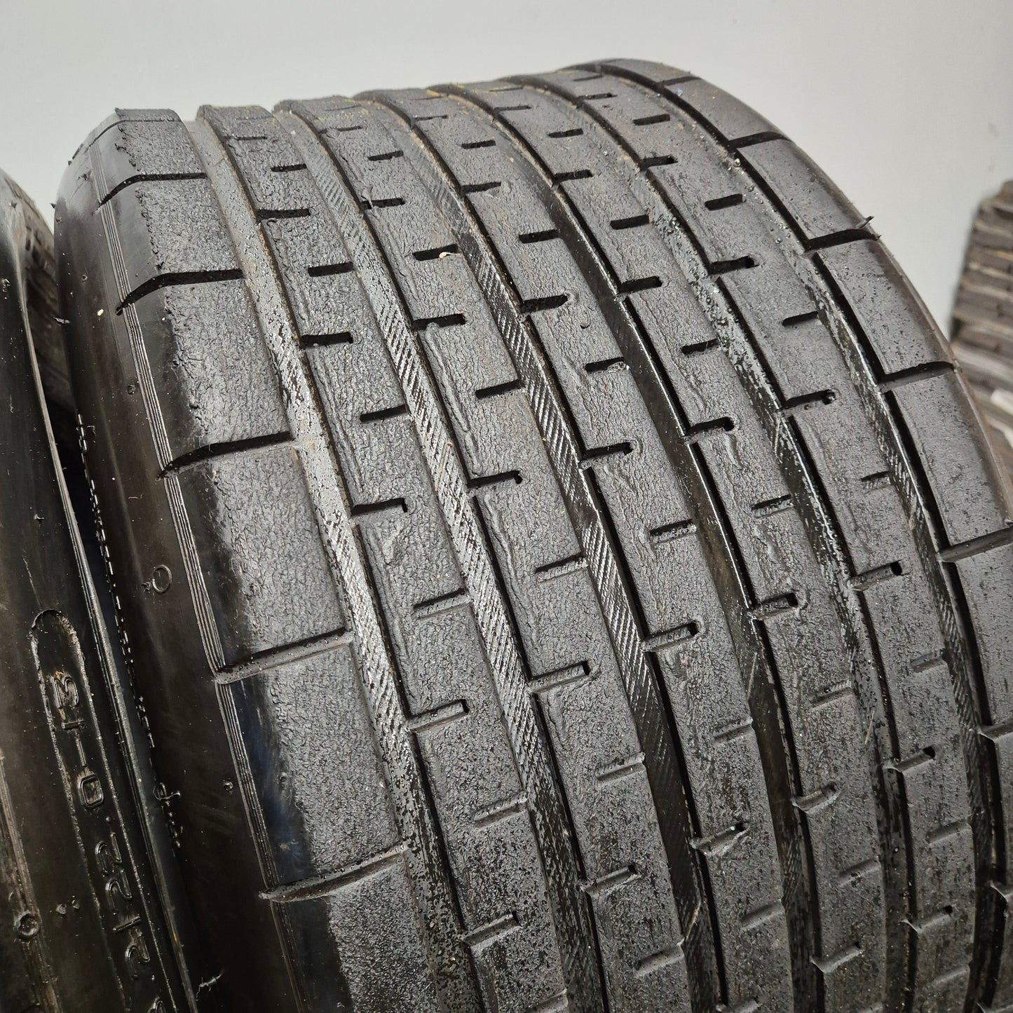 Avon 8.2/22.0/13 Wet Racing Tyres (Pair)