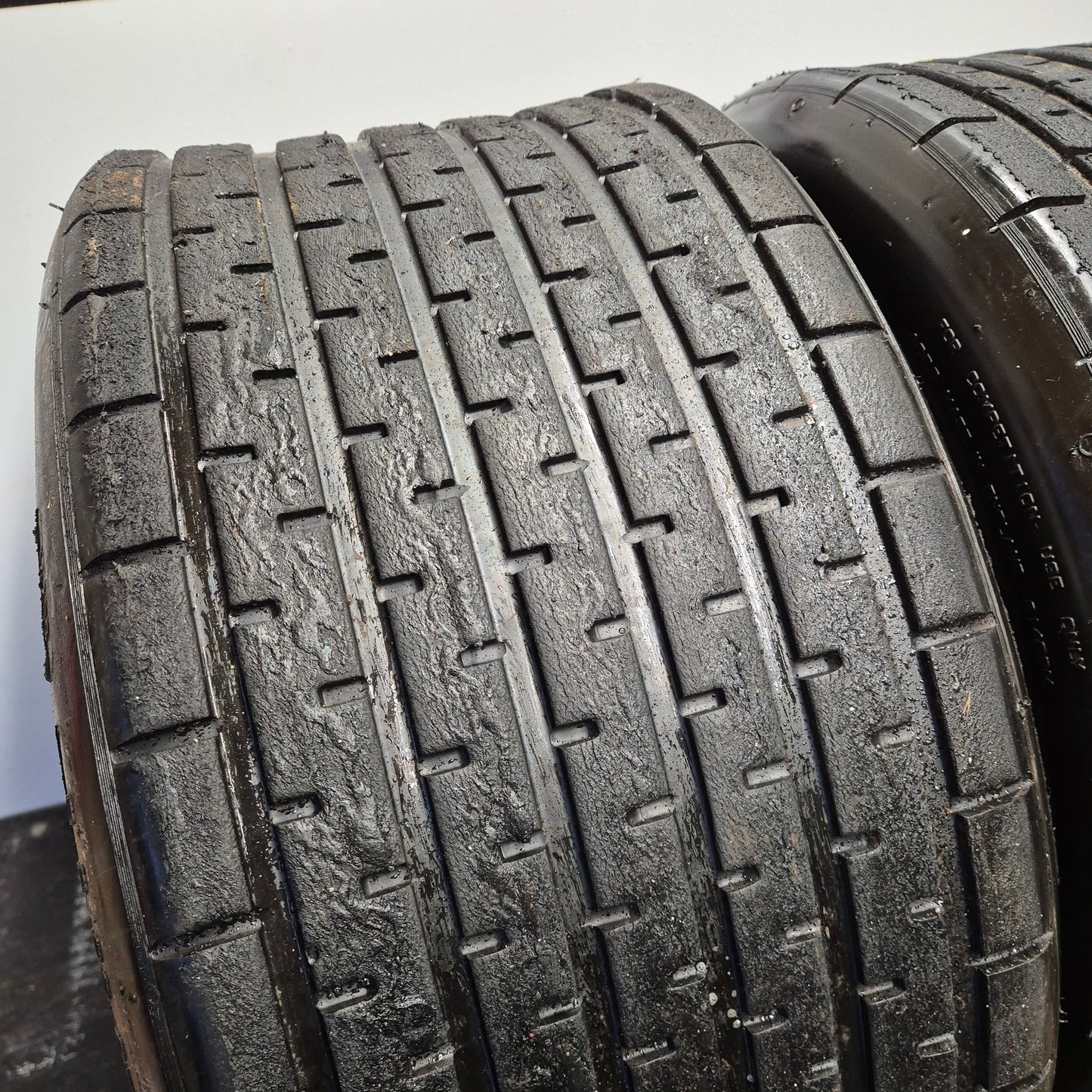 Avon 8.2/22.0/13 Wet Racing Tyres (Pair)