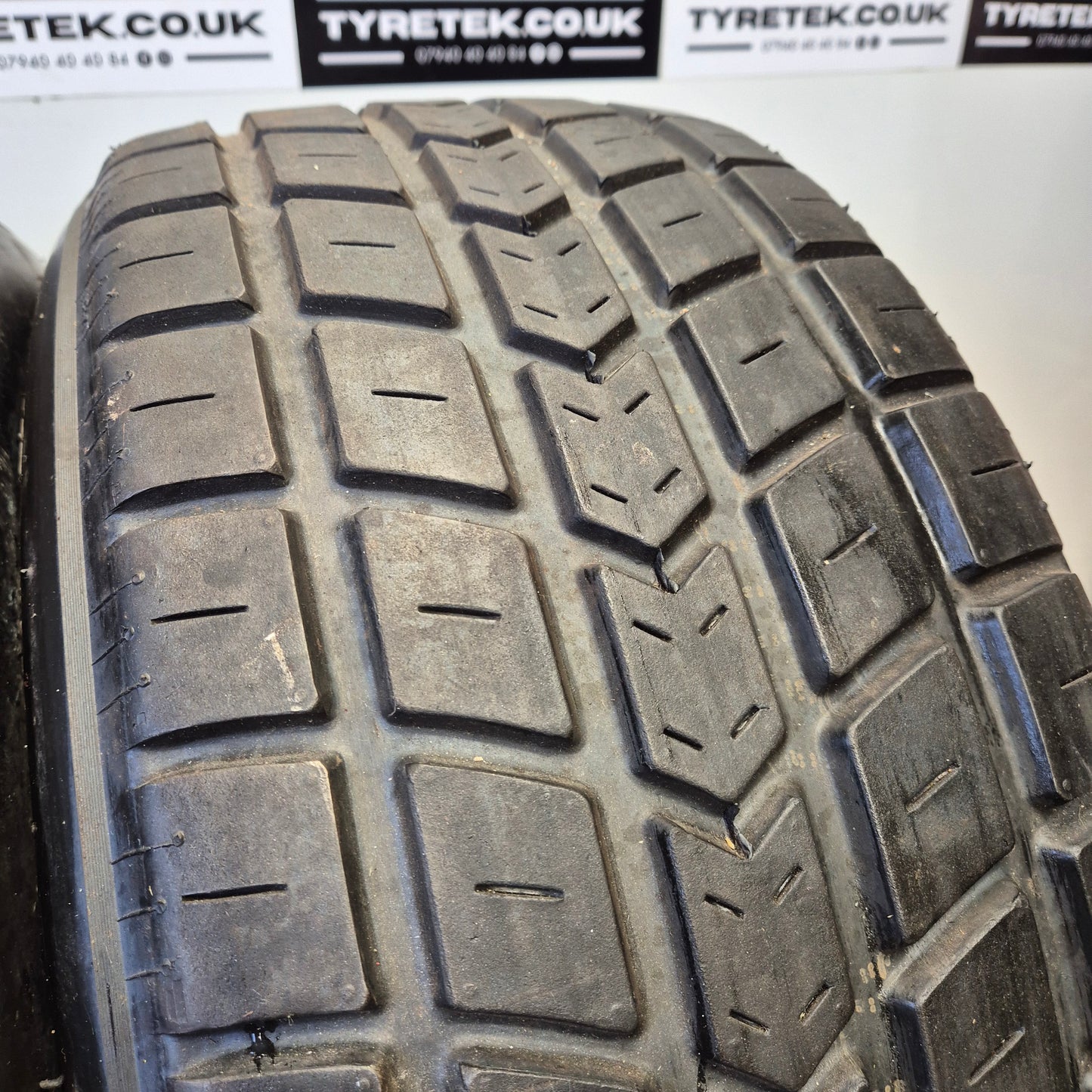 FF2000 Centre Lock or Studs Revolution Alloy Rims and Avon Wets