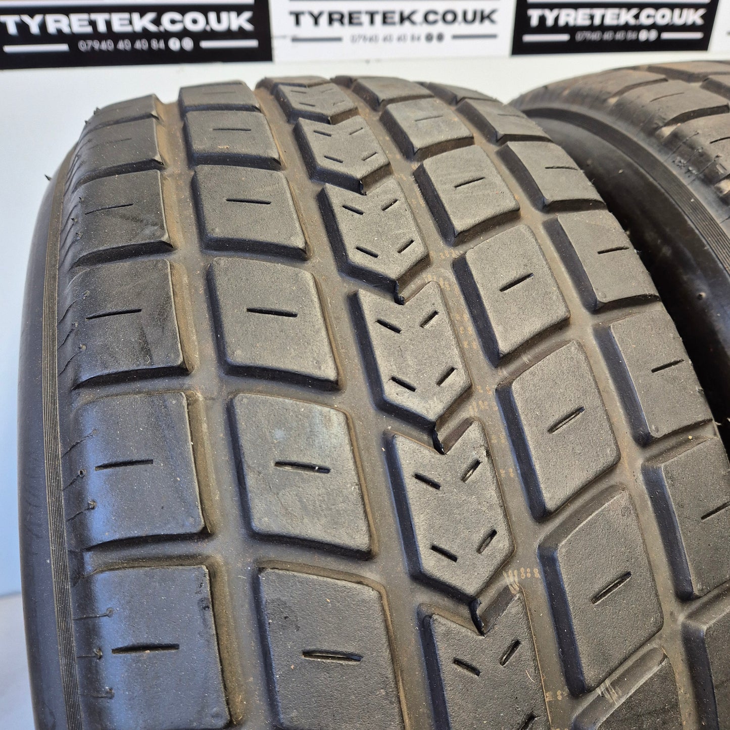 FF2000 Centre Lock or Studs Revolution Alloy Rims and Avon Wets