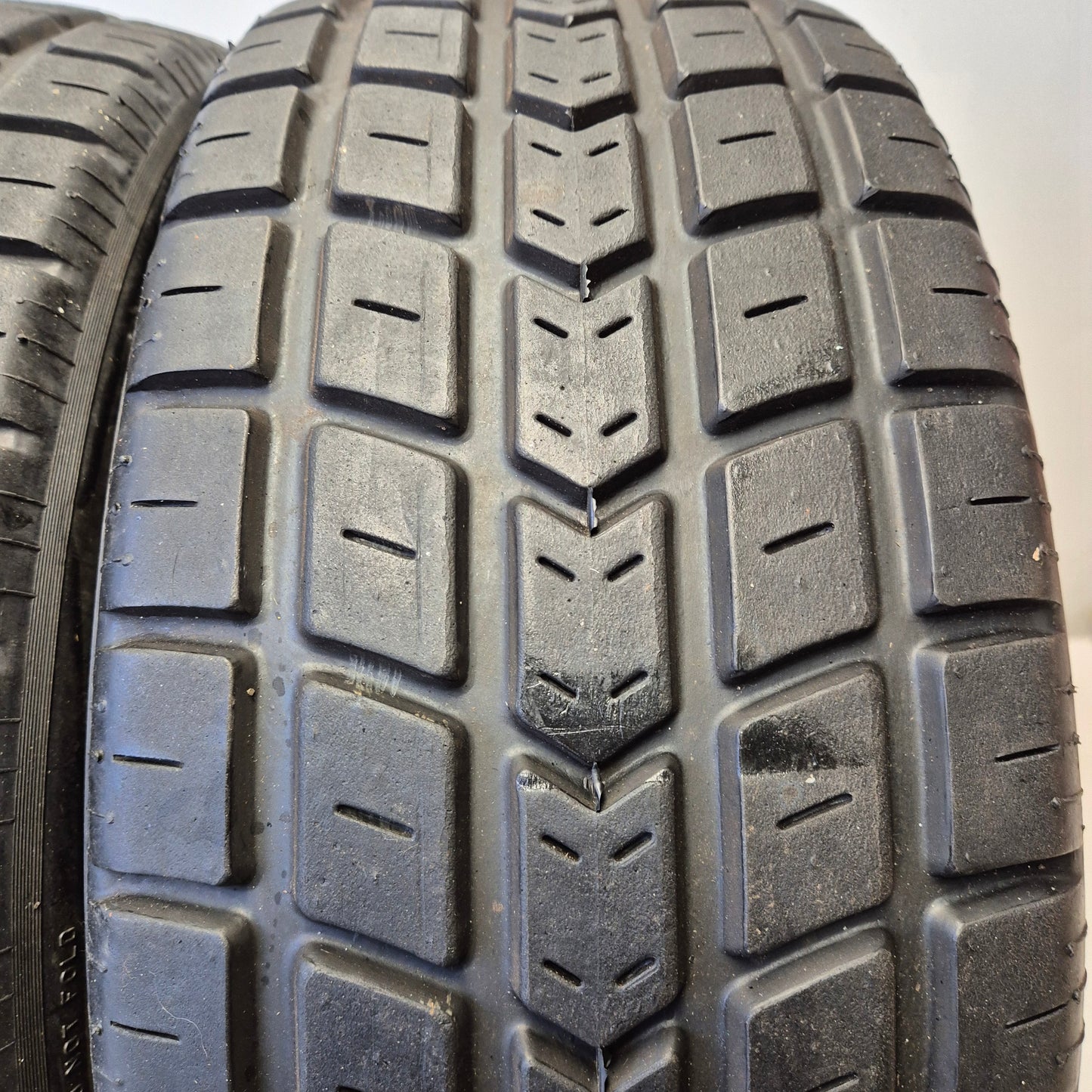 FF2000 Centre Lock or Studs Revolution Alloy Rims and Avon Wets