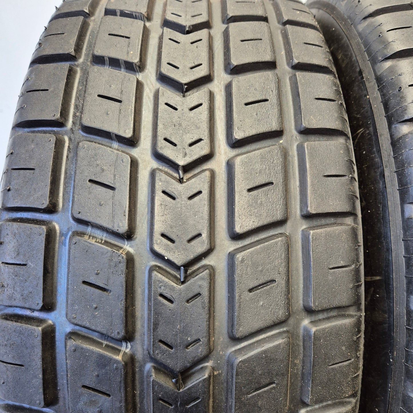 FF2000 Centre Lock or Studs Revolution Alloy Rims and Avon Wets