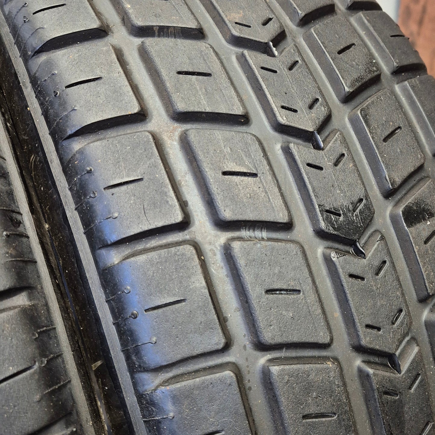 FF2000 Centre Lock or Studs Revolution Alloy Rims and Avon Wets