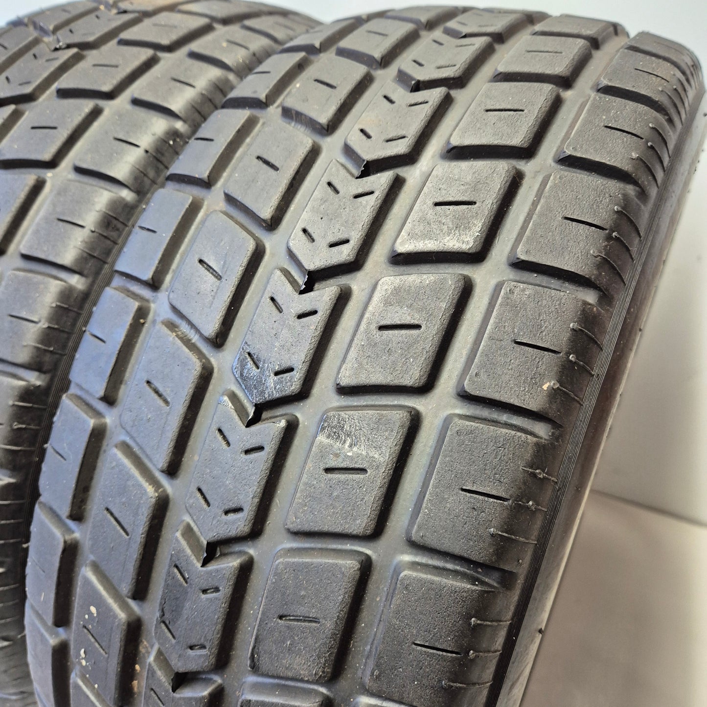 FF2000 Centre Lock or Studs Revolution Alloy Rims and Avon Wets