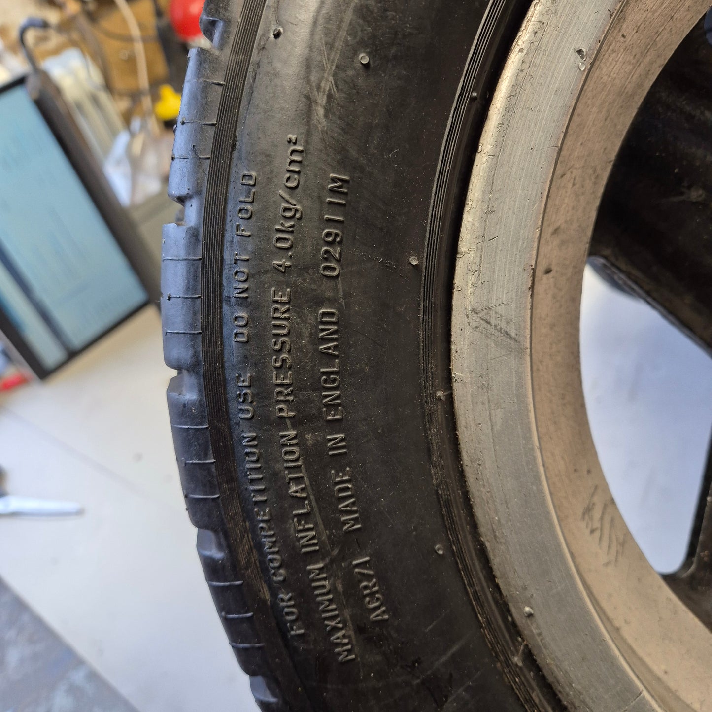 FF2000 Centre Lock or Studs Revolution Alloy Rims and Avon Wets