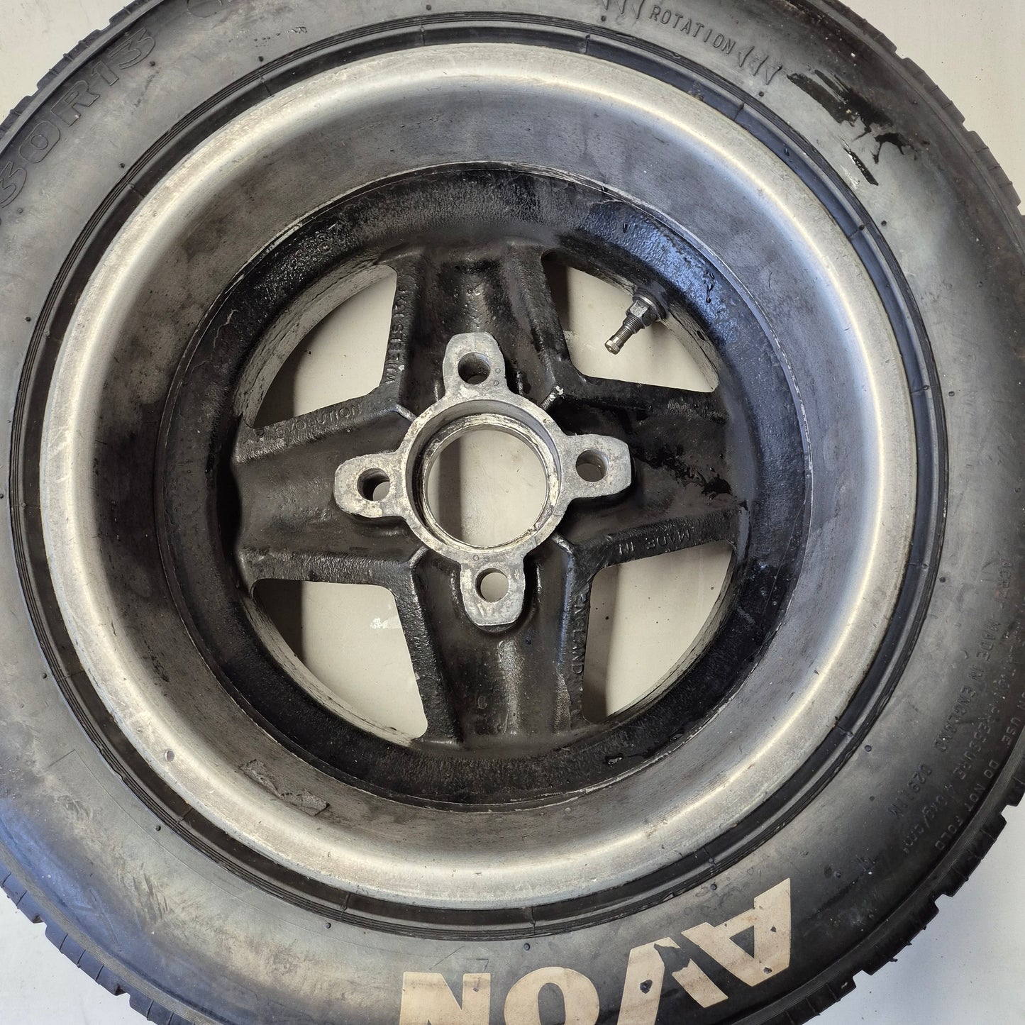 FF2000 Centre Lock or Studs Revolution Alloy Rims and Avon Wets