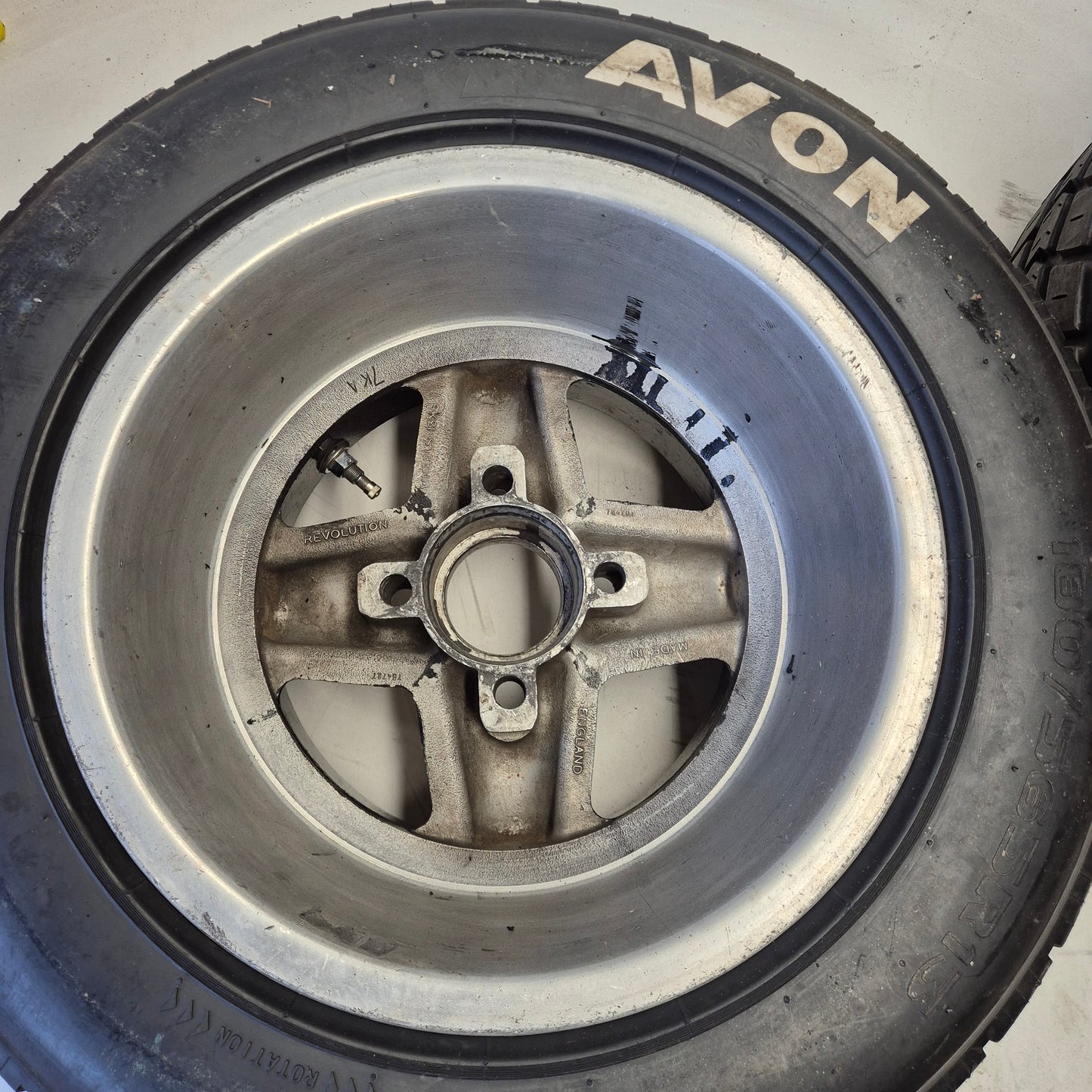 FF2000 Centre Lock or Studs Revolution Alloy Rims and Avon Wets