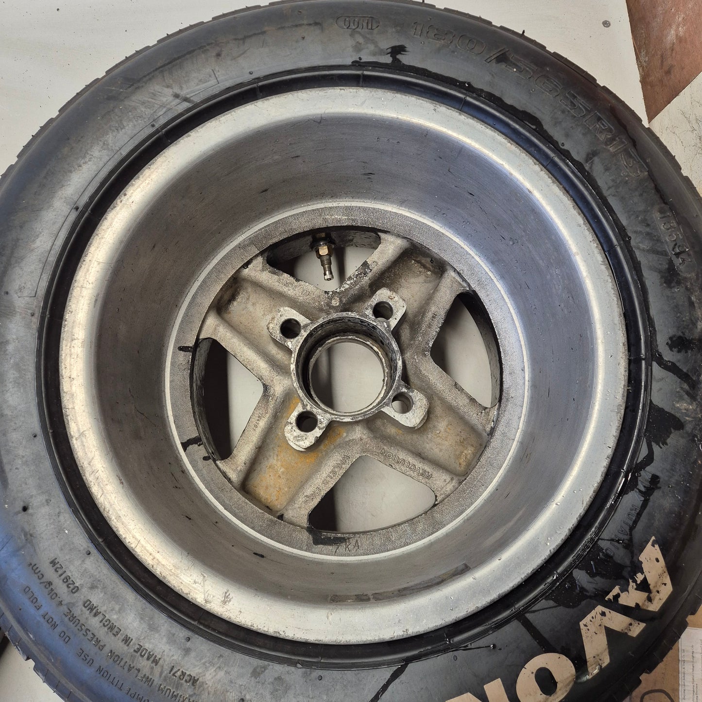 FF2000 Centre Lock or Studs Revolution Alloy Rims and Avon Wets