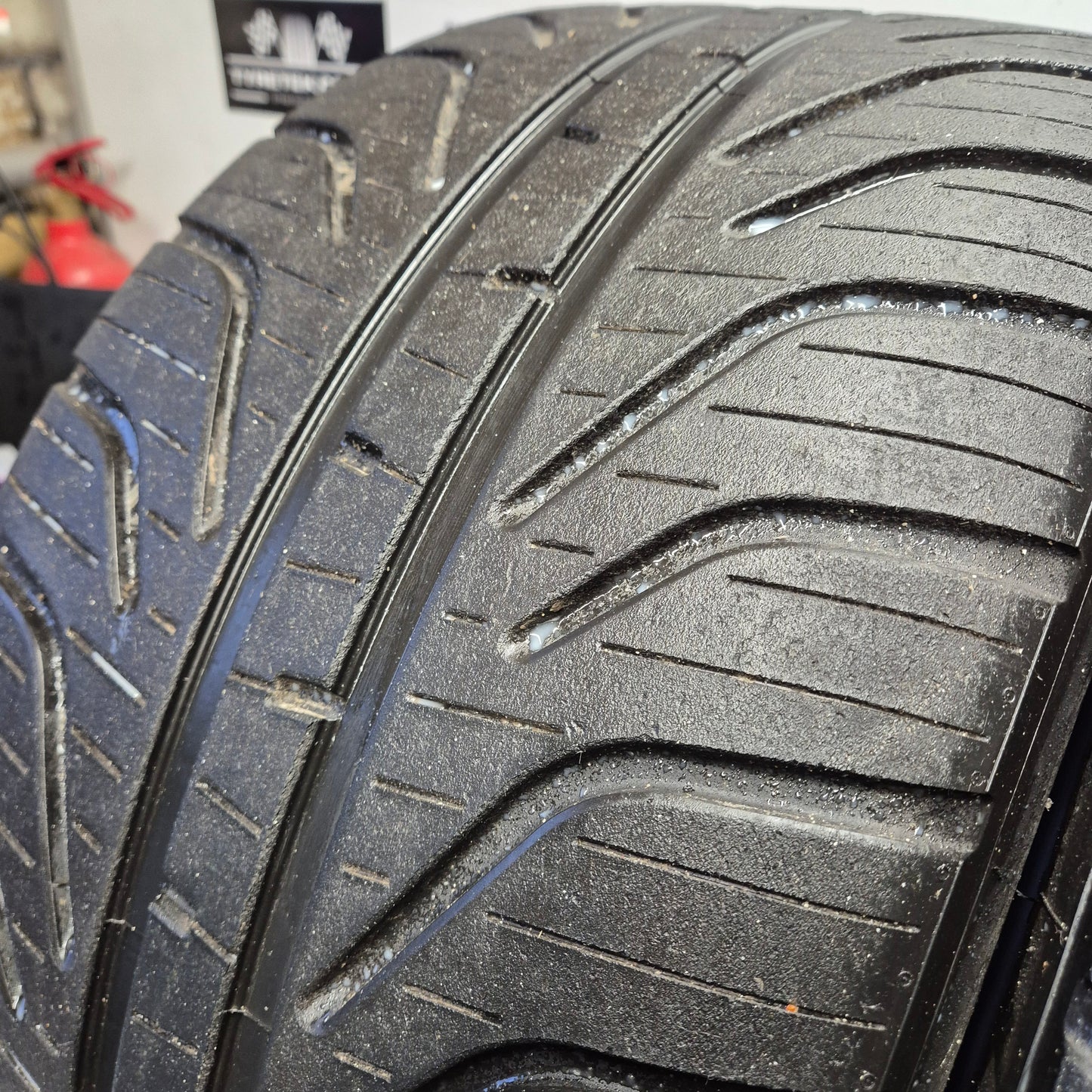 Pirelli 31/71/18 Racing Wet Tyres.