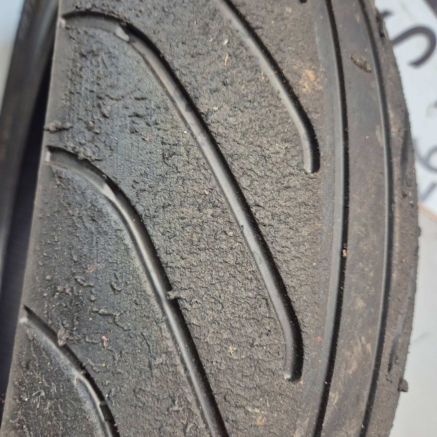Metzeler Racetec RR 190/60/17 Intermediate.