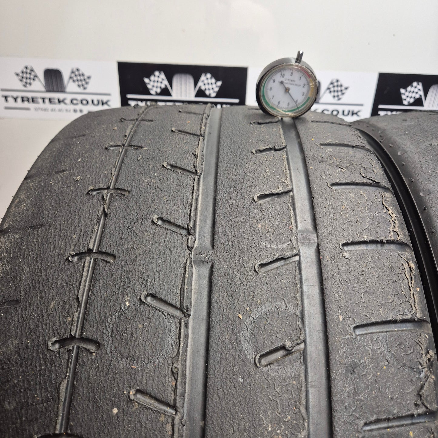 Yokohama A052 265/35/18 Trackday / Semi Slick Tyres