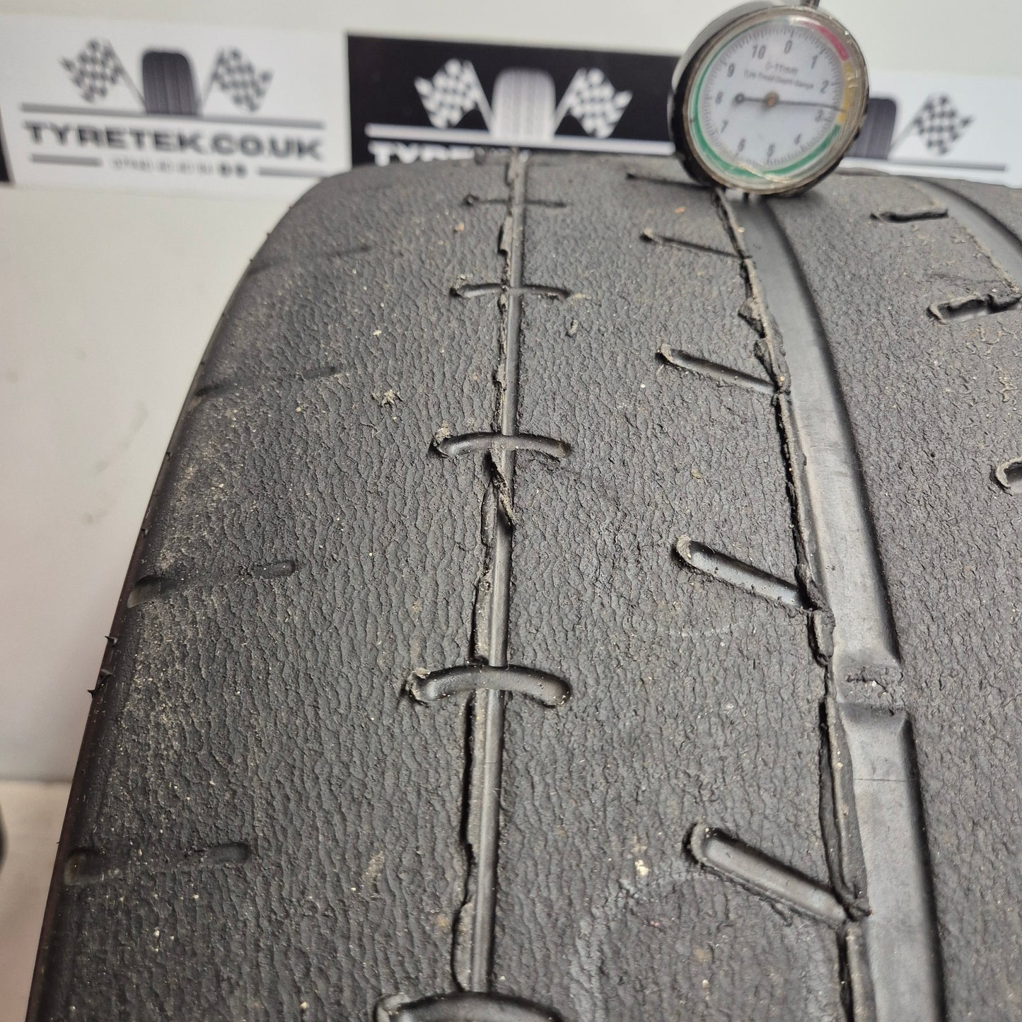 Yokohama A052 265/35/18 Trackday / Semi Slick Tyres