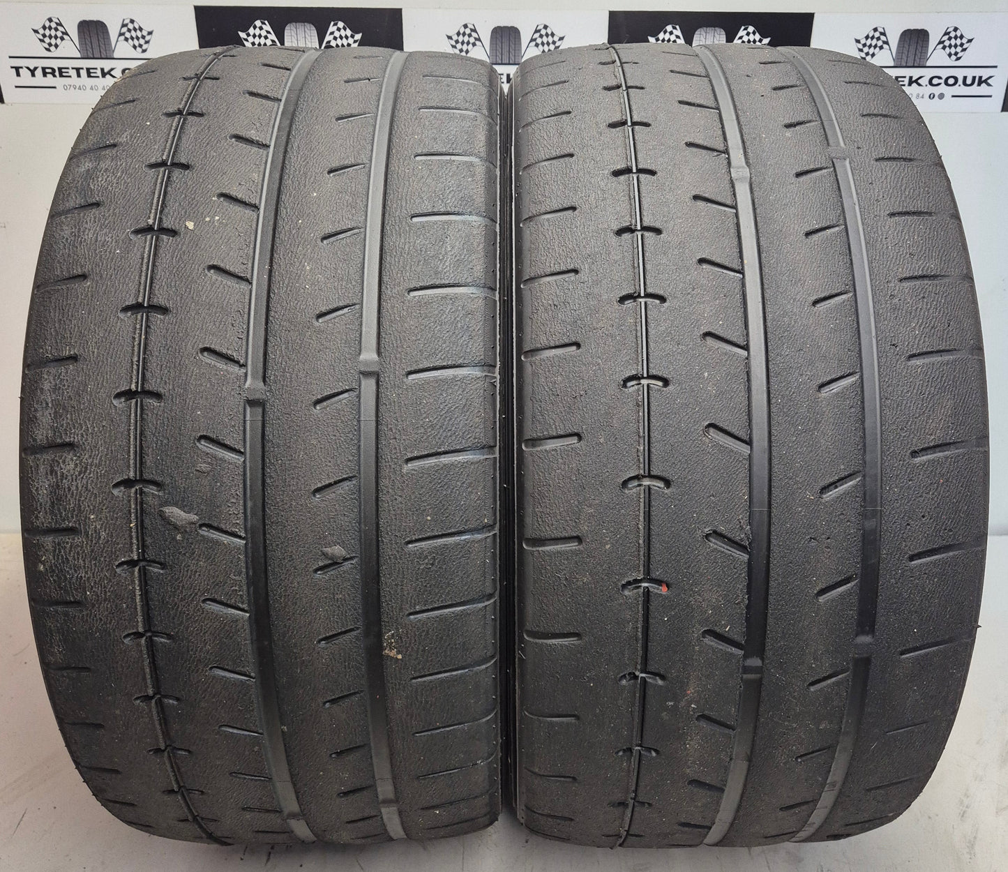Yokohama A052 265/35/18 Trackday / Semi Slick Tyres