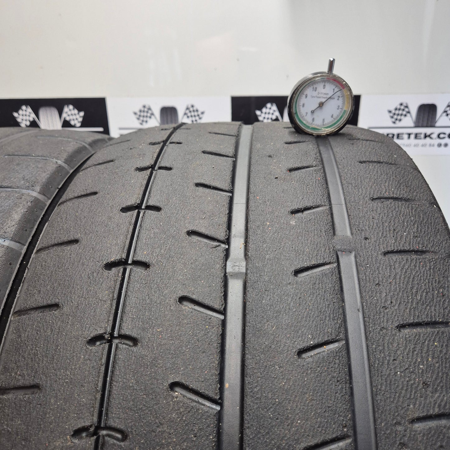 Yokohama A052 265/35/18 Trackday / Semi Slick Tyres