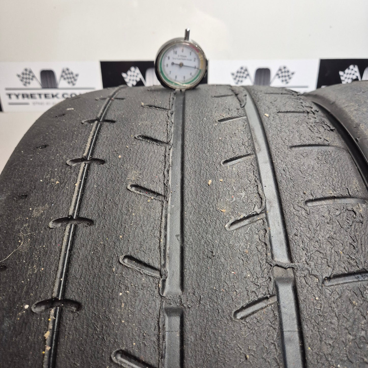 Yokohama A052 265/35/18 Trackday / Semi Slick Tyres