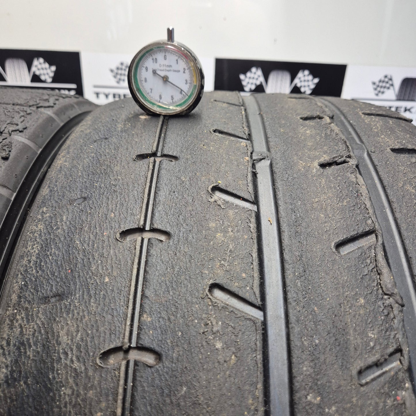 Yokohama A052 265/35/18 Trackday / Semi Slick Tyres