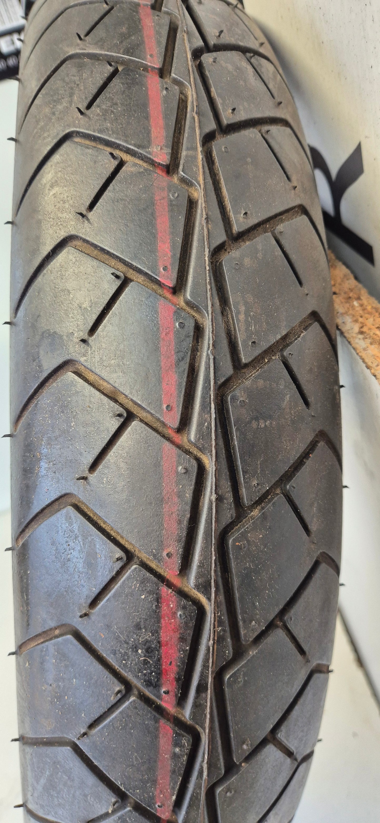 Bridgestone Battlax Adventure BT020 120/70/18. New.