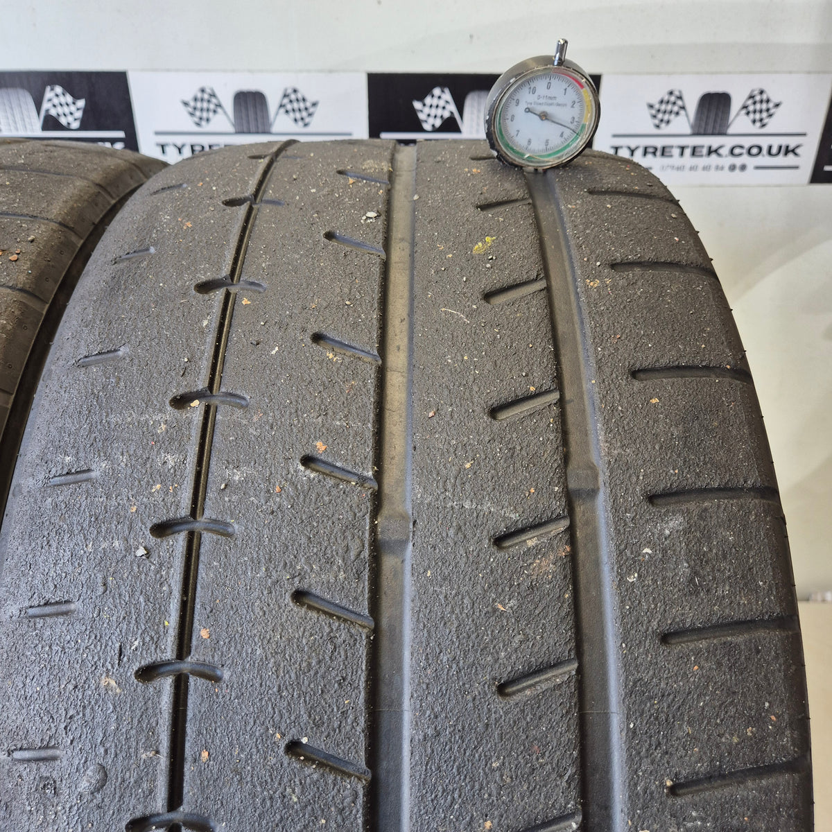 Yokohama A052 265/35/18 Trackday Semi Slick Tyres (Pair 15)