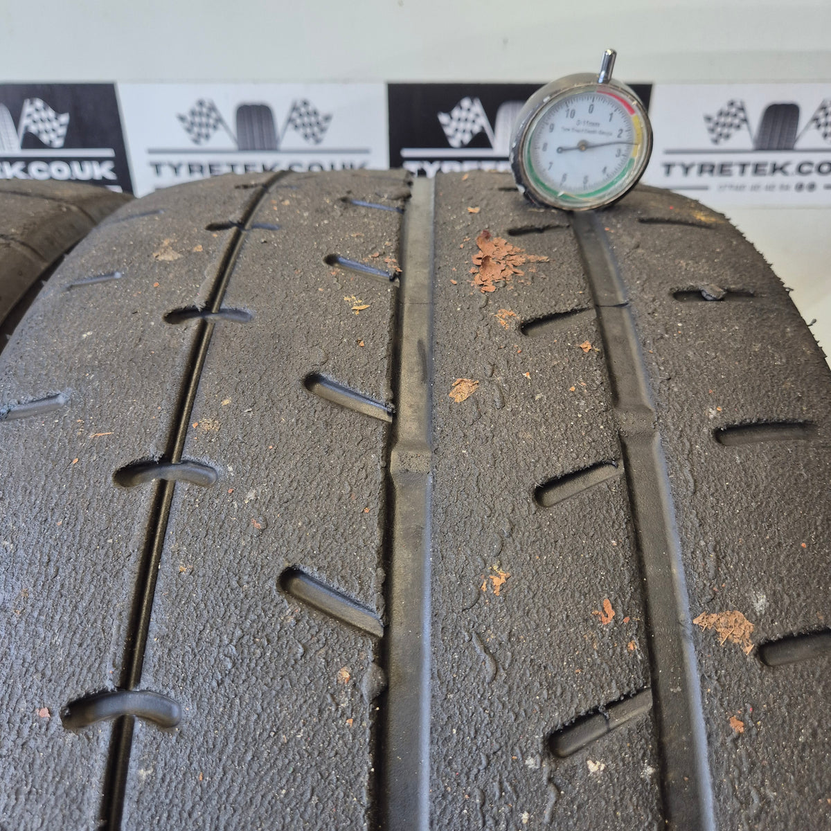 Yokohama A052 265/35/18 Trackday Semi Slick Tyres (Pair 17)